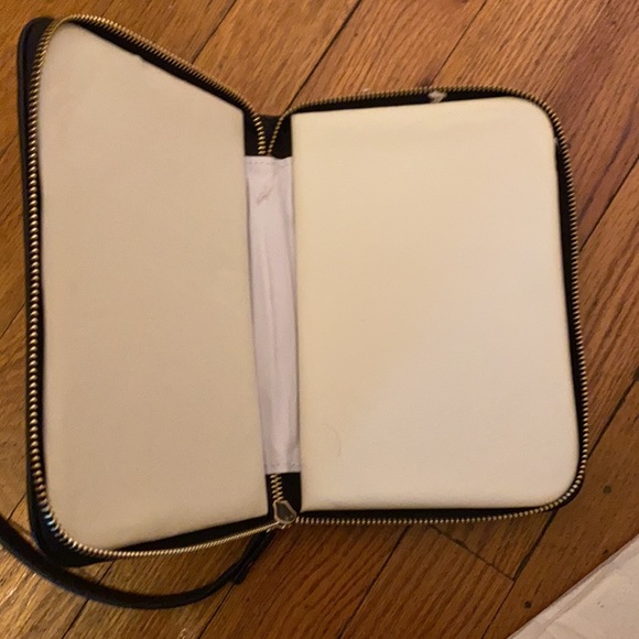 Lisa Robertson travel jewelry case- never used! - Picture 2 of 2